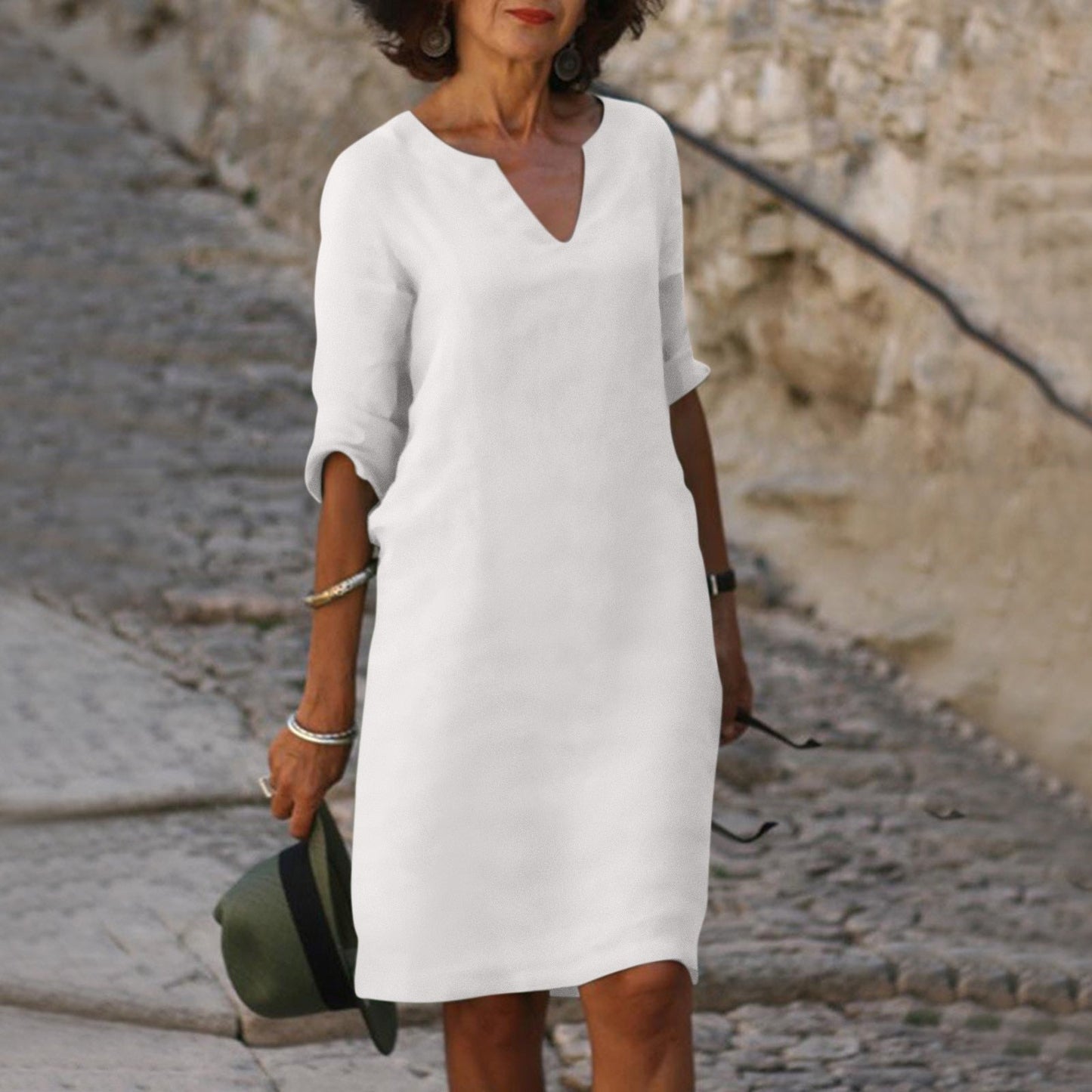 Selena | Robe intemporelle à col en V et cache-ventre