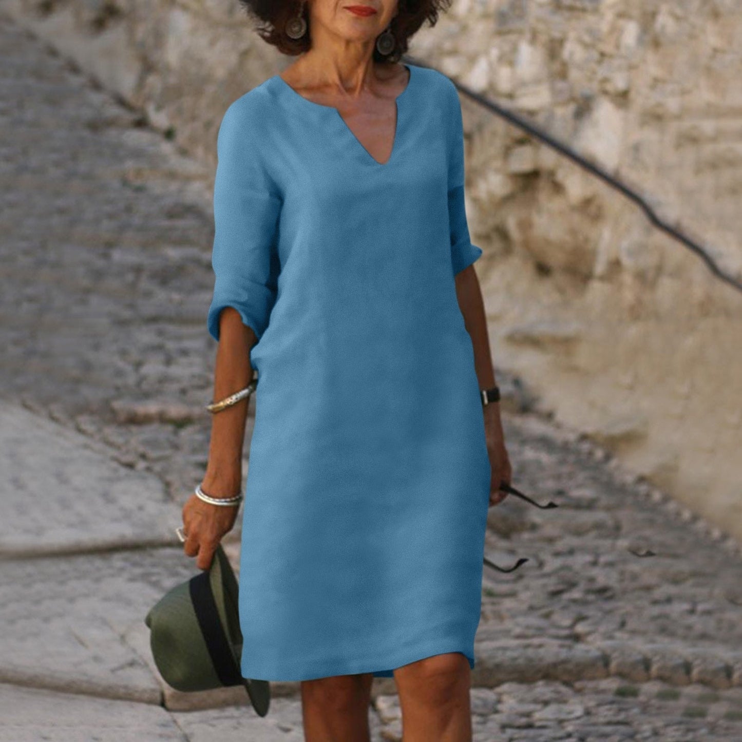 Selena | Robe intemporelle à col en V et cache-ventre