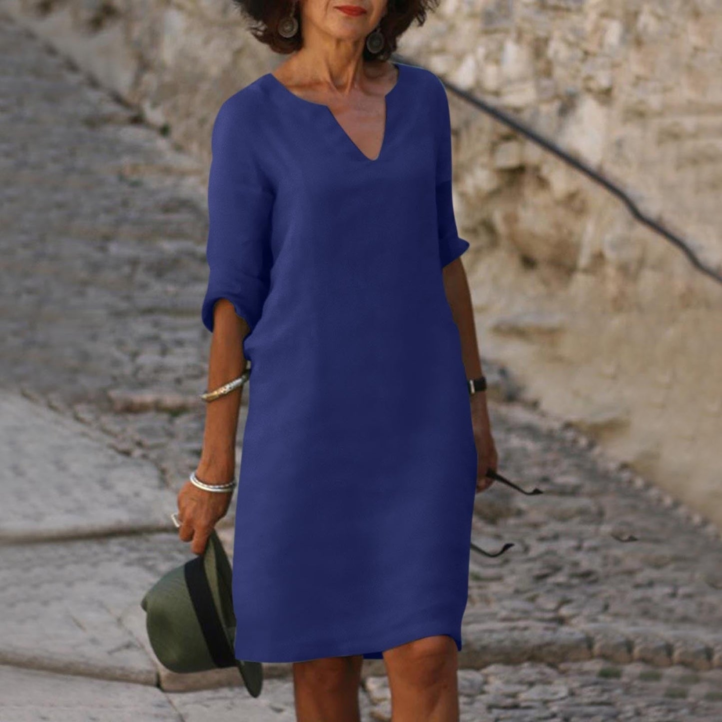 Selena | Robe intemporelle à col en V et cache-ventre