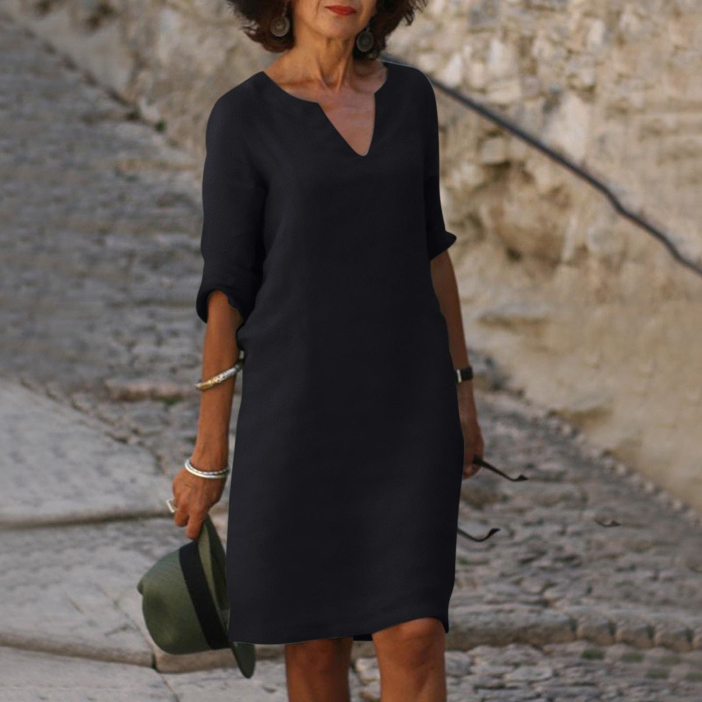 Selena | Robe intemporelle à col en V et cache-ventre